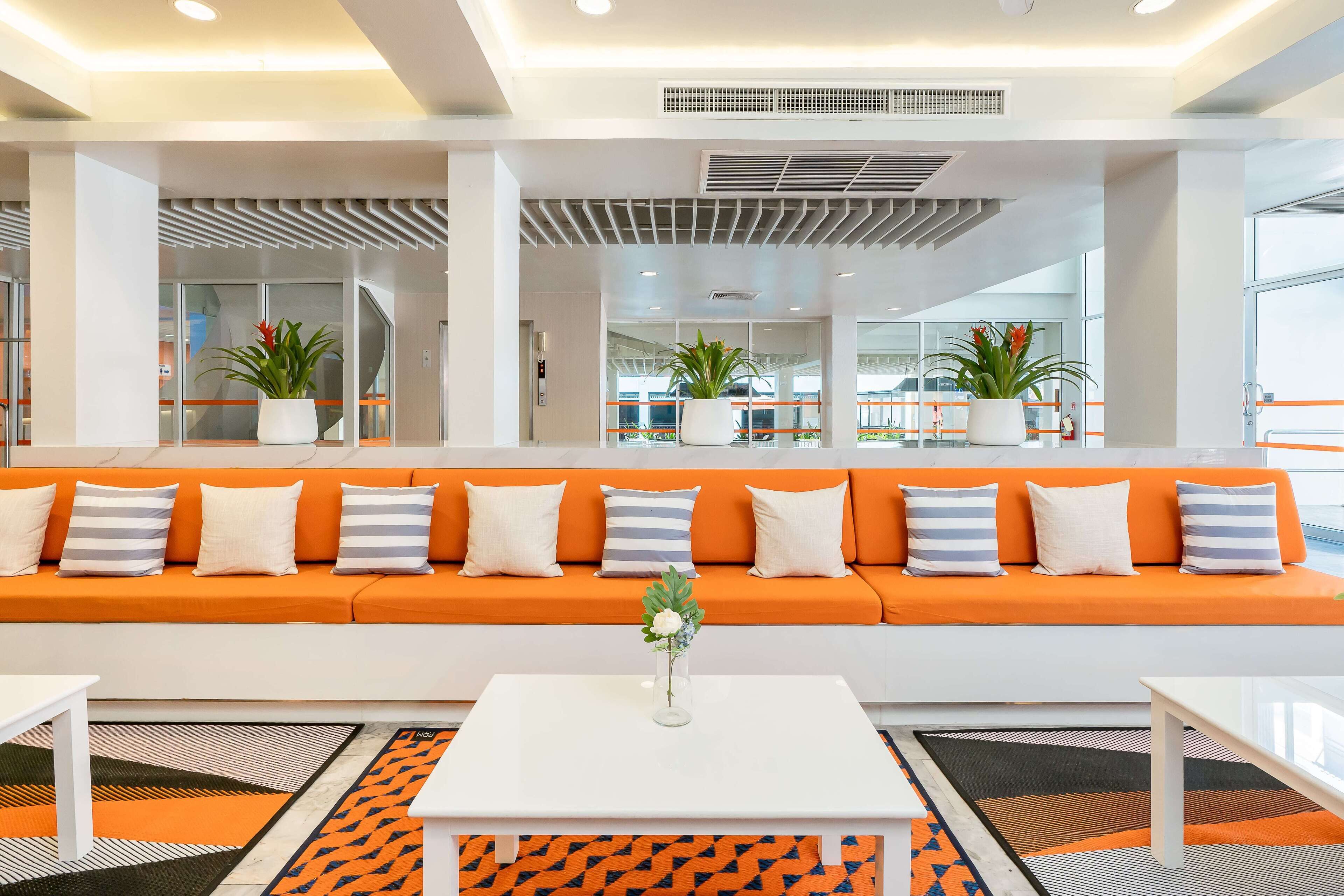 ロビー応接スペース