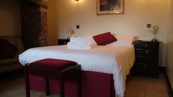 Escritorio, tabla de planchar con plancha, camas extra y wifi gratis