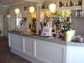 Bar (on property) - The Cliffemount Hotel (Saltburn-by-the-Sea)