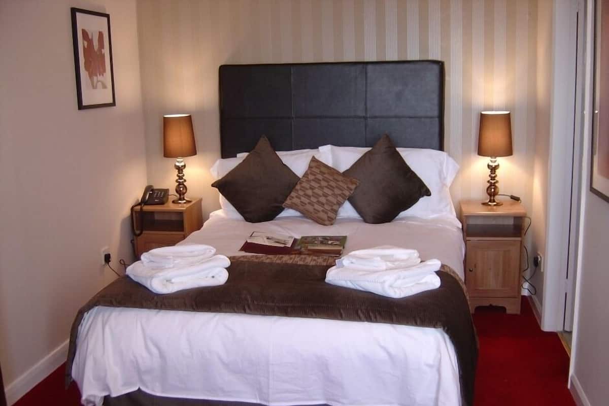 Desk, iron/ironing board (on request), rollaway beds (surcharge)