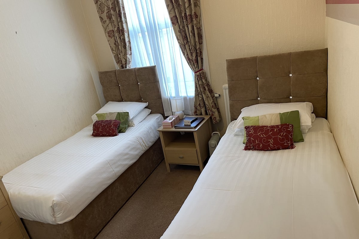 Twin Room, Ensuite