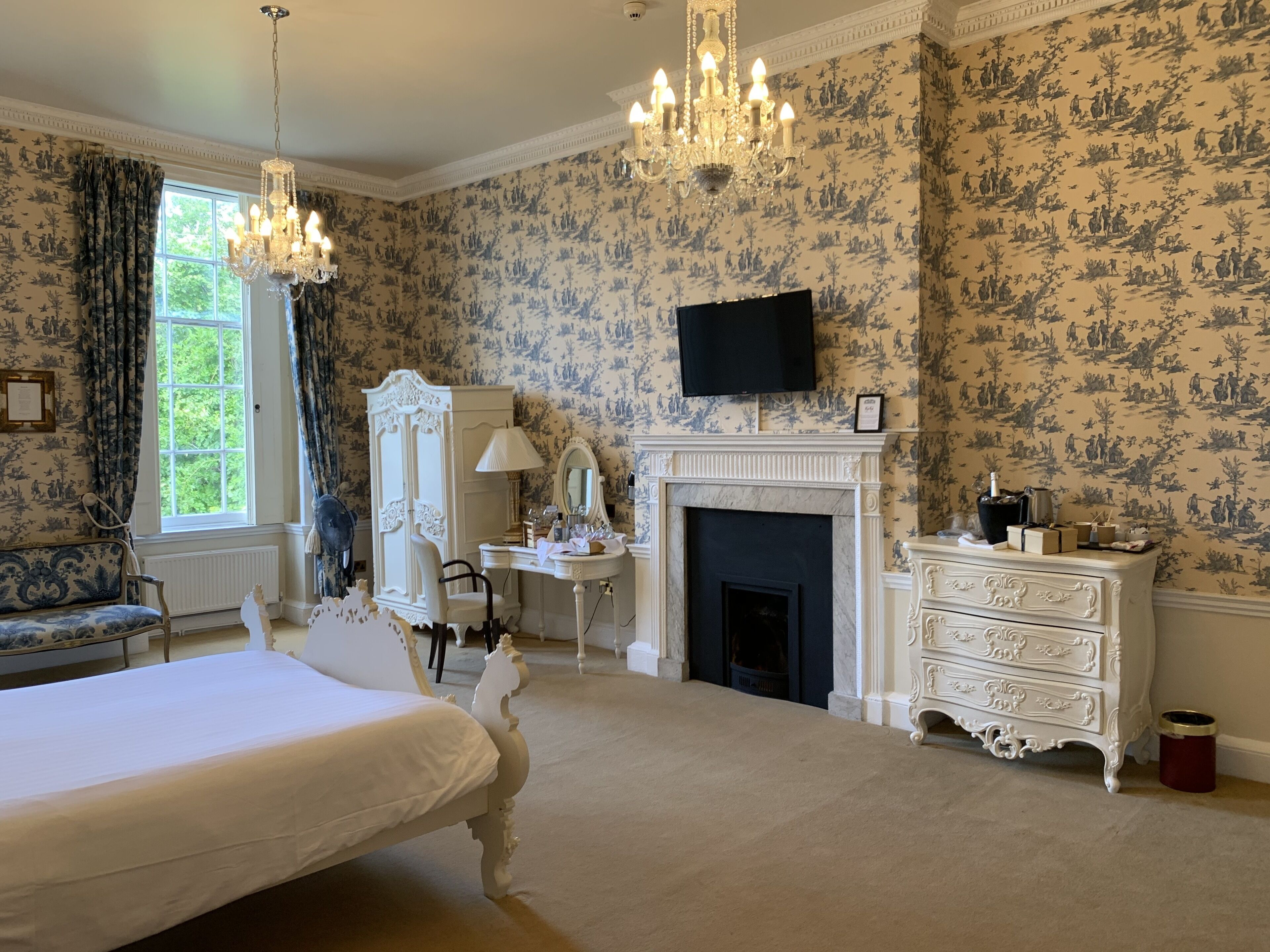 signature suite | 1 bedroom, premium bedding, individually decorated