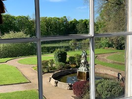 주니어 스위트 | 고급 침구, 각각 다른 스타일의 인테리어, 각각 다르게 가구 비치, 책상