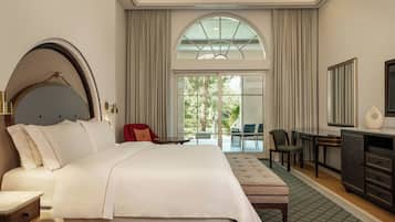 Quarto família, 2 quartos (Garden View) | Roupas de cama premium, camas com colchões pillow-top, frigobar