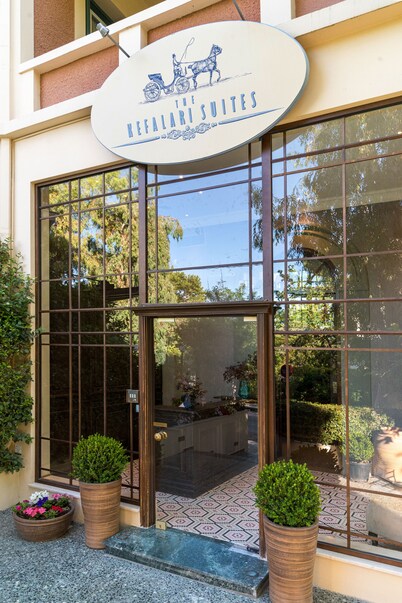 Kefalari Suites