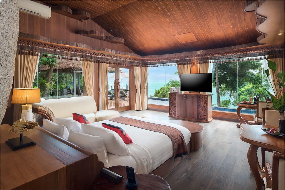 executive pool suite, sea view | 2 bedrooms, premium bedding, in-room safe, desk