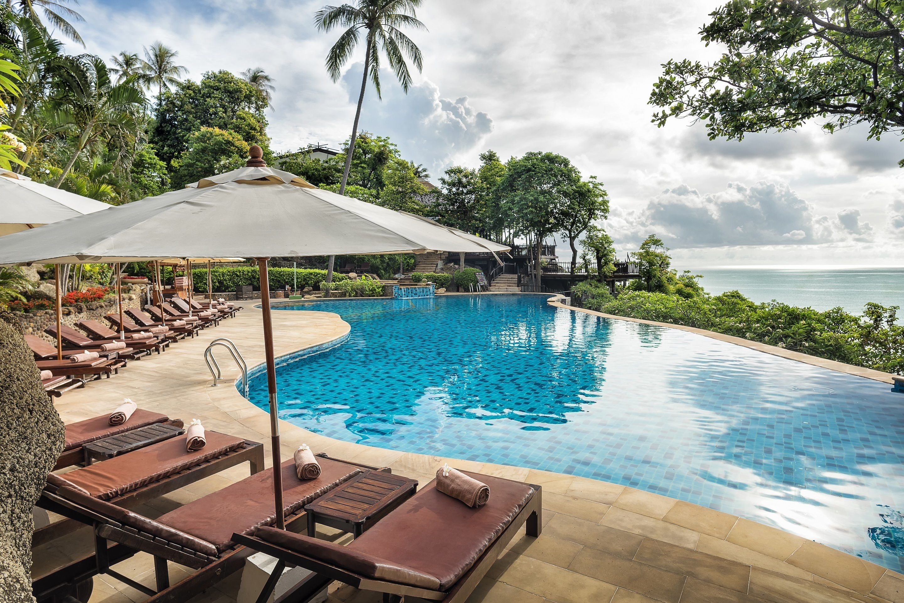 Hồ bơi ngoài trời, dù/ô trên bãi biển/hồ bơi 