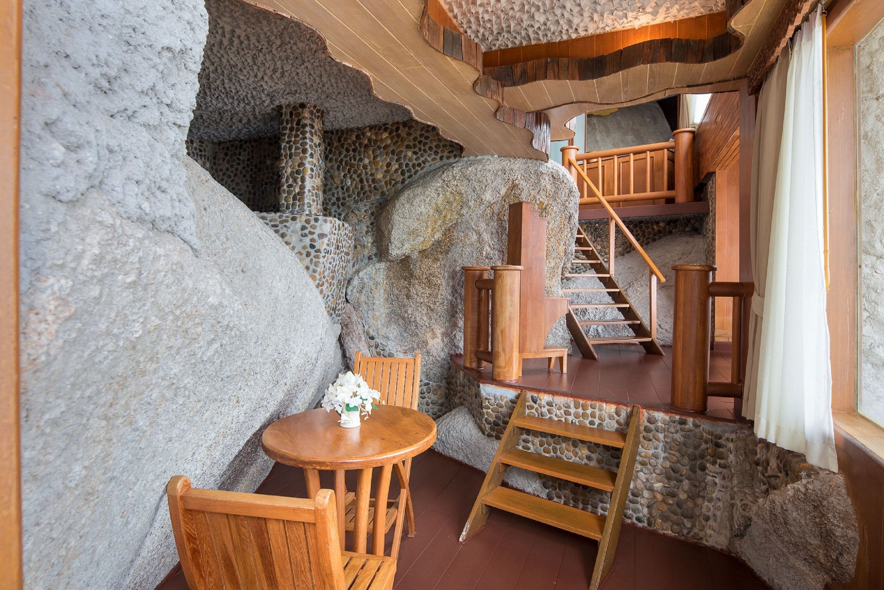 presidential pool suite, sea view | living area | 32-inch smart tv with digital channels, dvd player