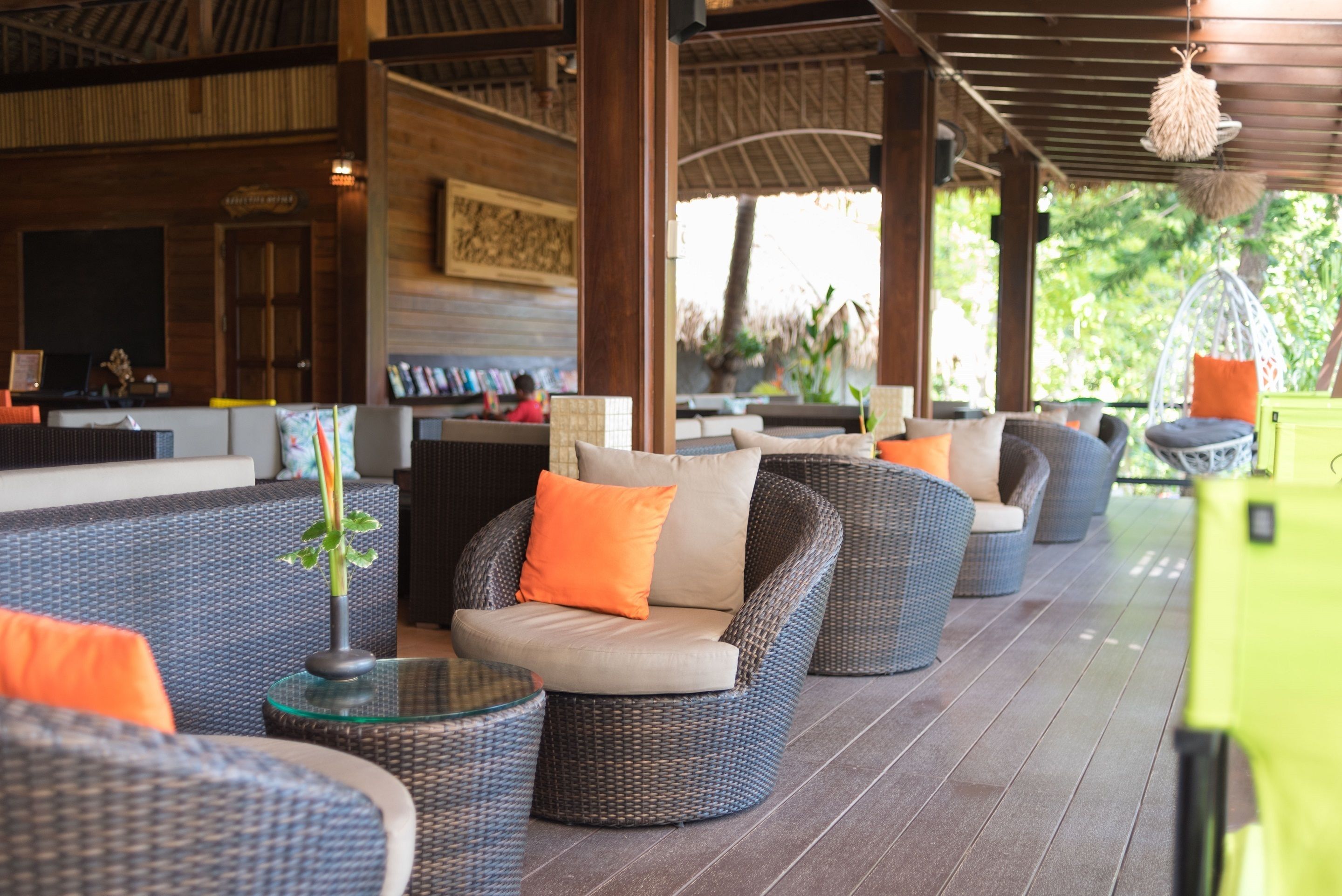 Lobby-lounge
