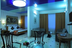 Exclusive-Zimmer | Minibar, Zimmersafe, Schreibtisch, kostenloses WLAN