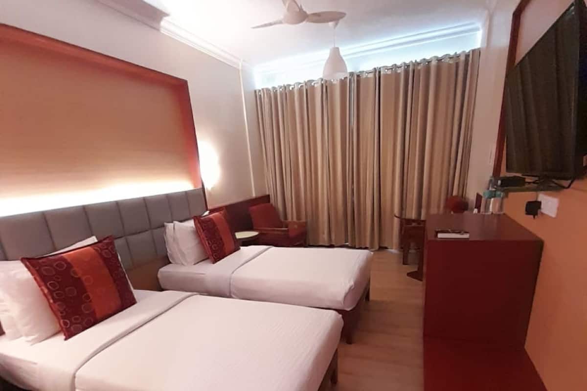 行政客房 | 迷你吧、房內夾萬、書桌、免費 Wi-Fi