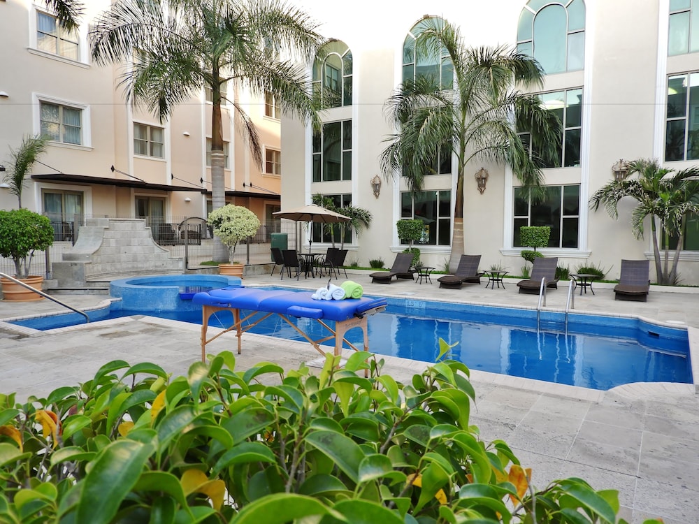 Interior View of Holiday Inn Reynosa Zona Dorada, an IHG Hotel