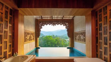 Minibar, safe på rommet, individuelt dekorert og skrivebord