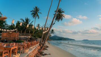 Private beach, beach umbrellas, beach towels, kayaking