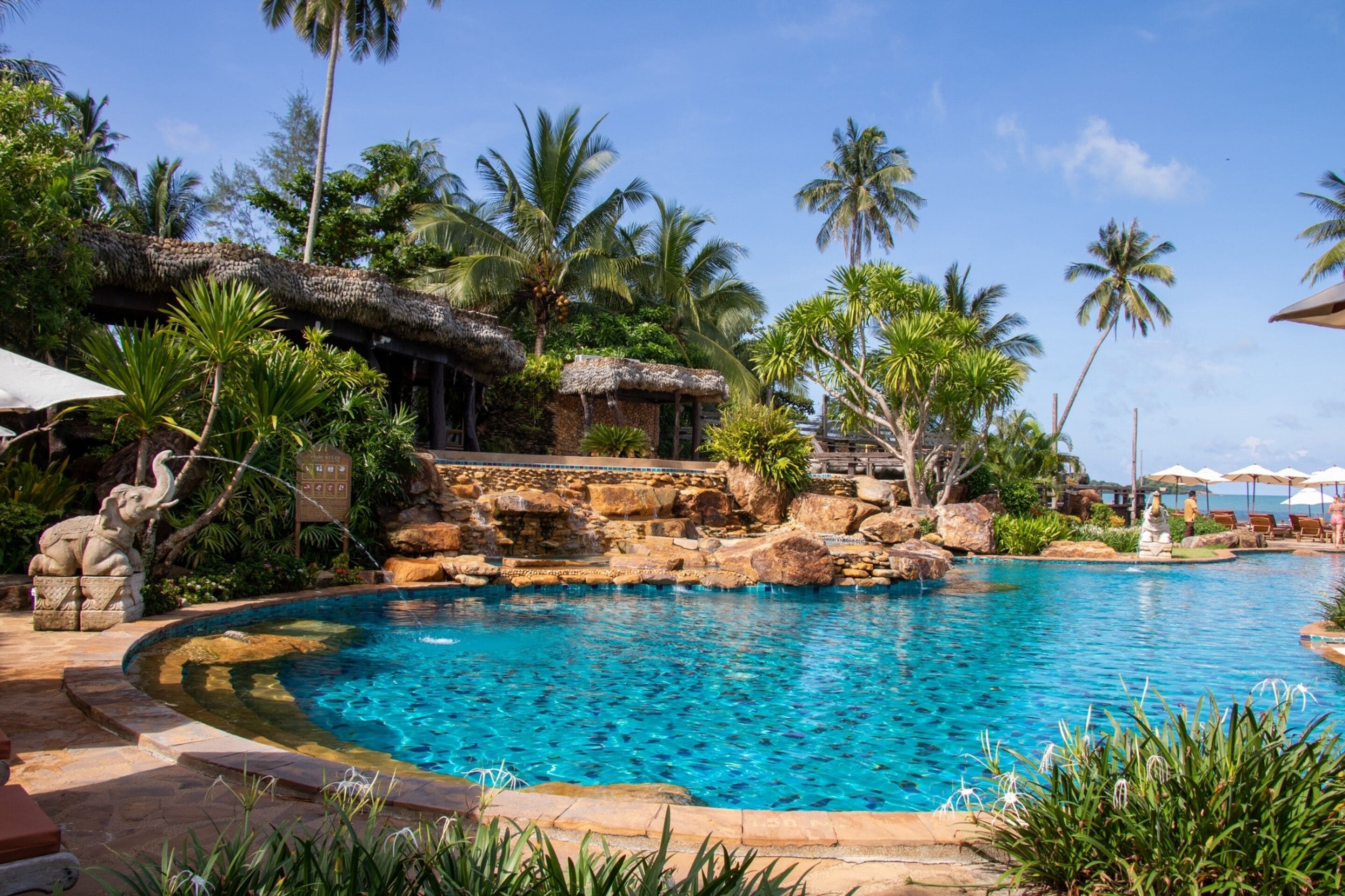 2 outdoor pools, open 7:00 am to 7:30 pm, pool umbrellas, pool loungers