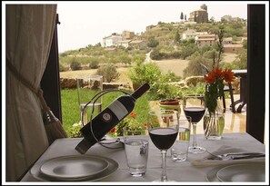 Breakfast, lunch and dinner served  - Hotel Era Conte (Bierge)