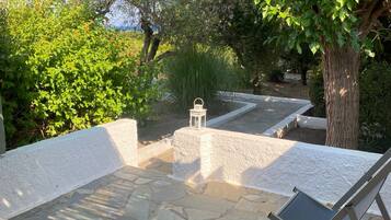 Economy Twin Studio Partial Sea View | Teras/patio