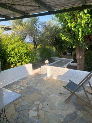 Economy Twin Studio Partial Sea View | Terrace/patio - Niriides Villas (East Mani)