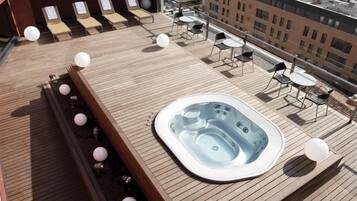 Bain à remous extérieur