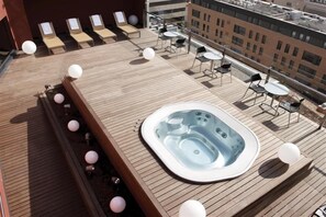 Bain à remous extérieur