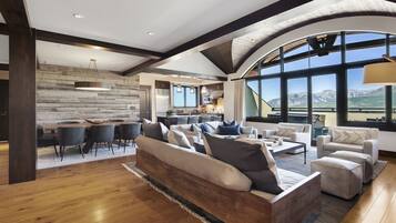Five Bedroom Penthouse | Living area | LED TV