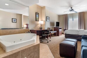 Desk, laptop workspace, blackout curtains, iron/ironing board - Comfort Inn & Suites Clinton - Jackson West (Clinton)