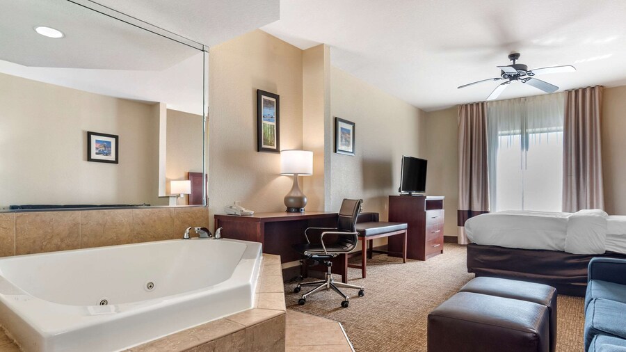 Comfort Inn & Suites Clinton - Jackson West