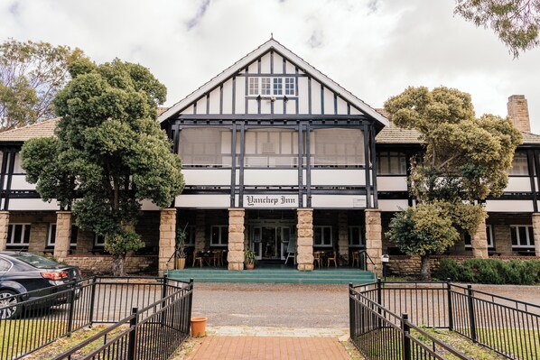 واجهة المنشأة