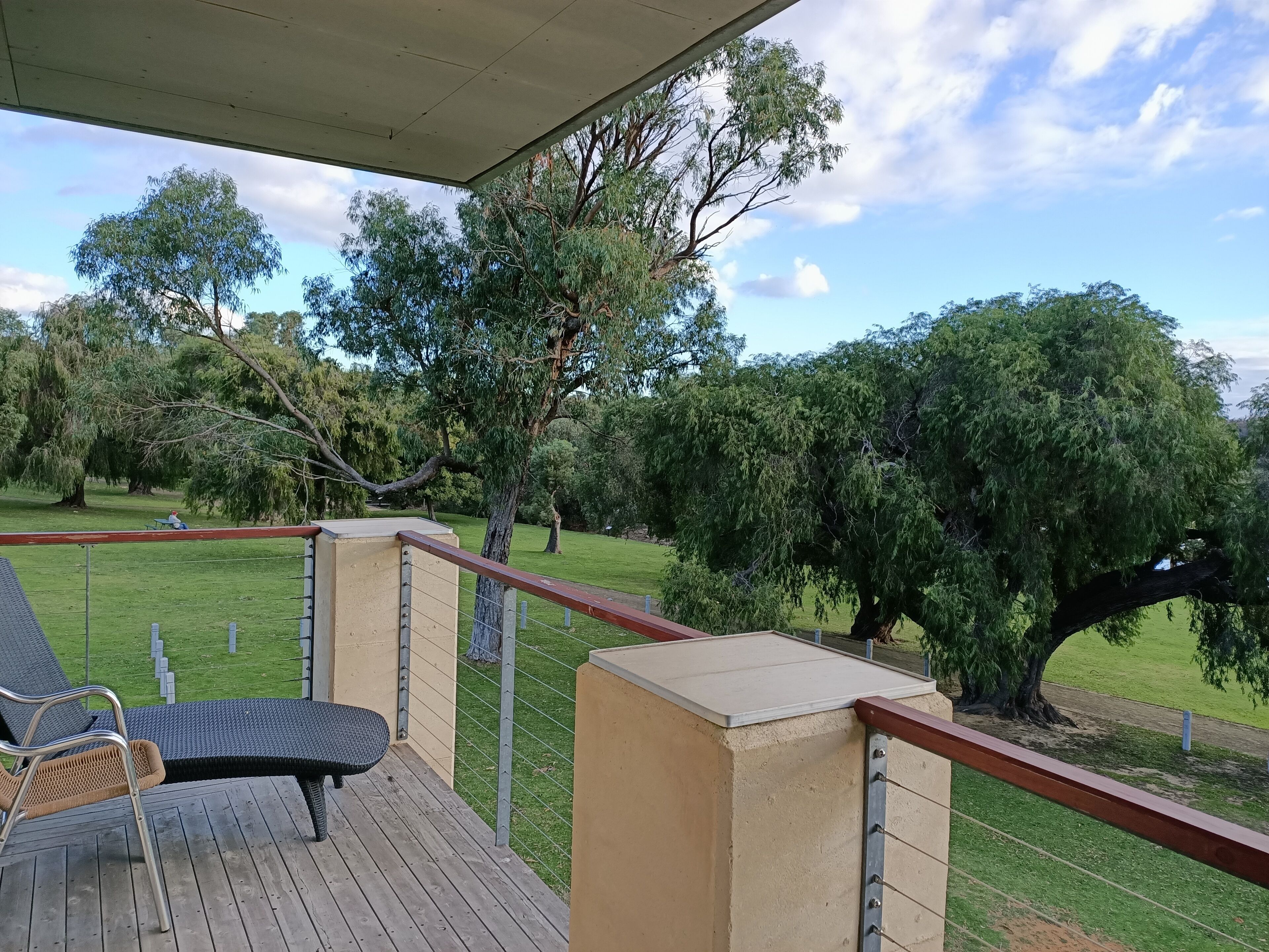 deluxe lakeside room | balcony view