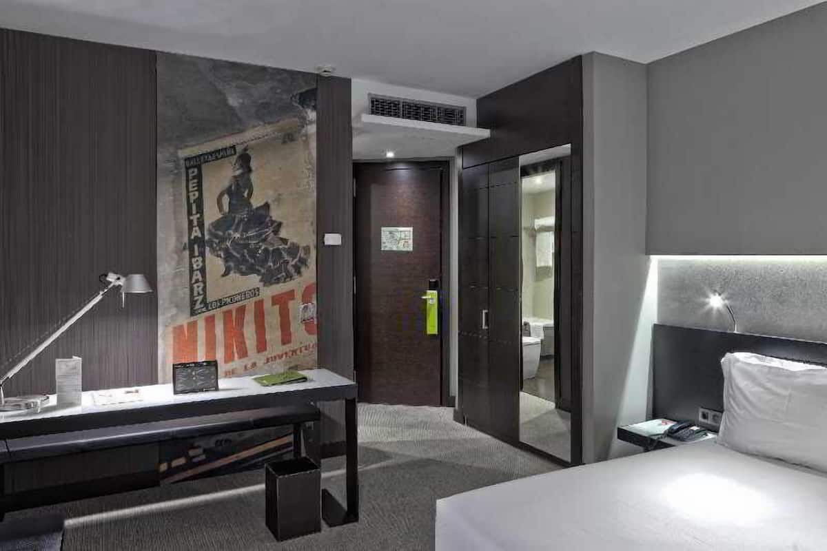 Minibar, in-room safe, desk, blackout curtains