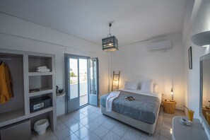 Kahden hengen superior-huone, 1 parisänky | Tallelokero huoneessa, silitysrauta/-lauta, ilmainen Wi-Fi