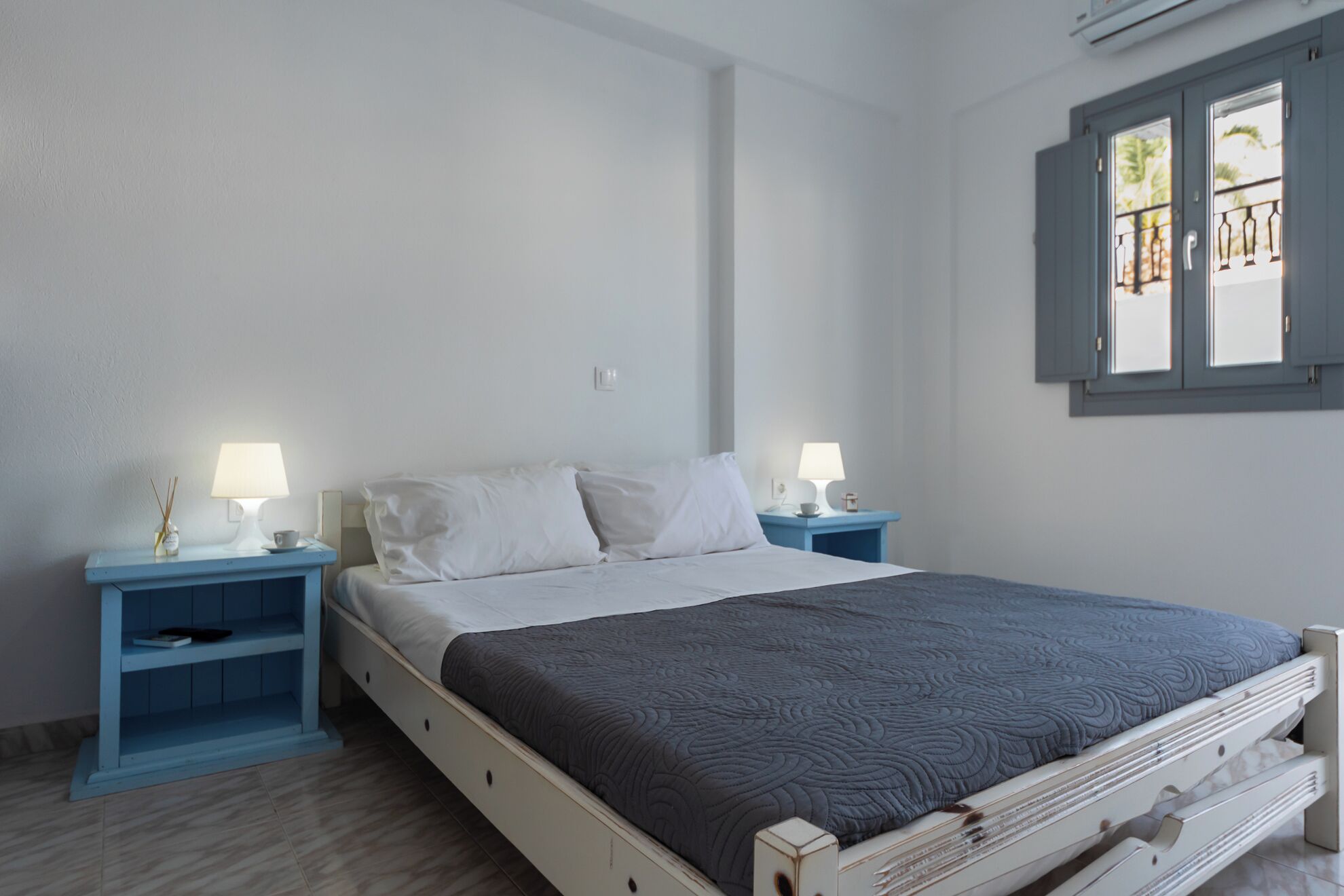 budget room | in-room safe, iron/ironing board, free wifi, bed sheets