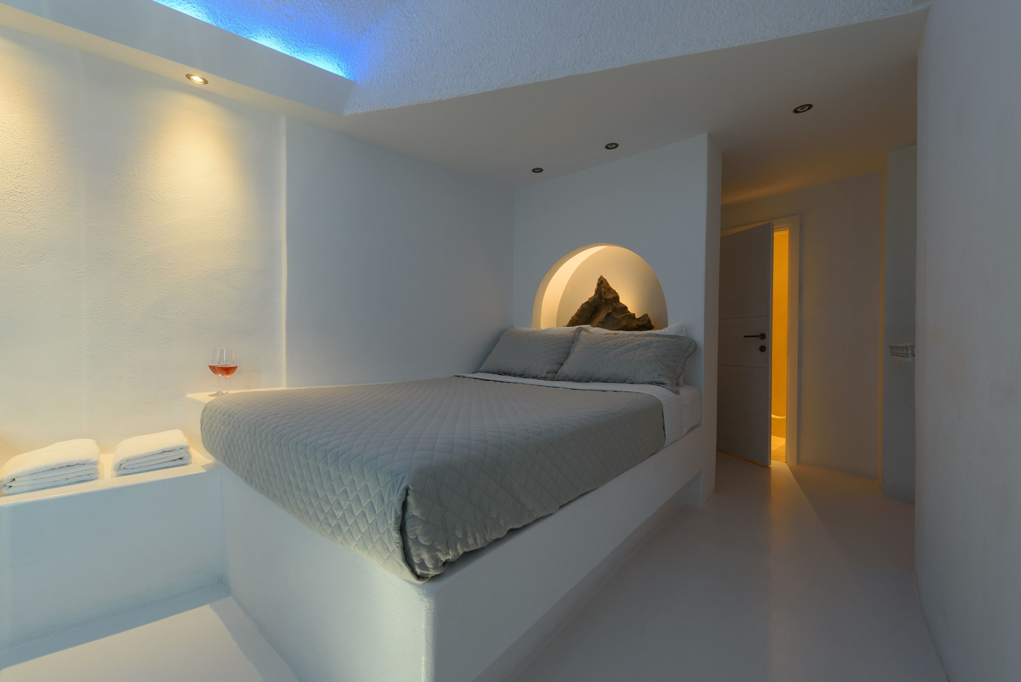 junior suite, jetted tub (caldera sea and sunset view) | 1 bedroom, egyptian cotton sheets, premium bedding, select comfort beds