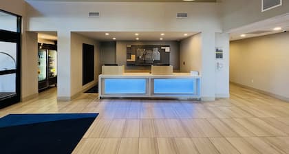 Holiday Inn Express & Suites Salinas by IHG