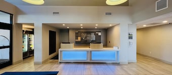 Holiday Inn Express & Suites Salinas by IHG