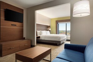 Suite, 1 cama King size | Escritorio, tabla de planchar con plancha, wifi gratis y ropa de cama