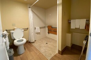 Chambre, 2 grands lits, accessible aux personnes à mobilité réduite, non-fumeur | Salle de bain