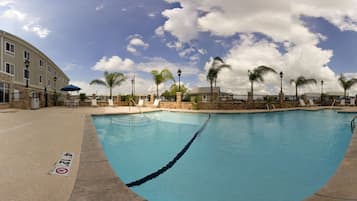 Piscina all'aperto