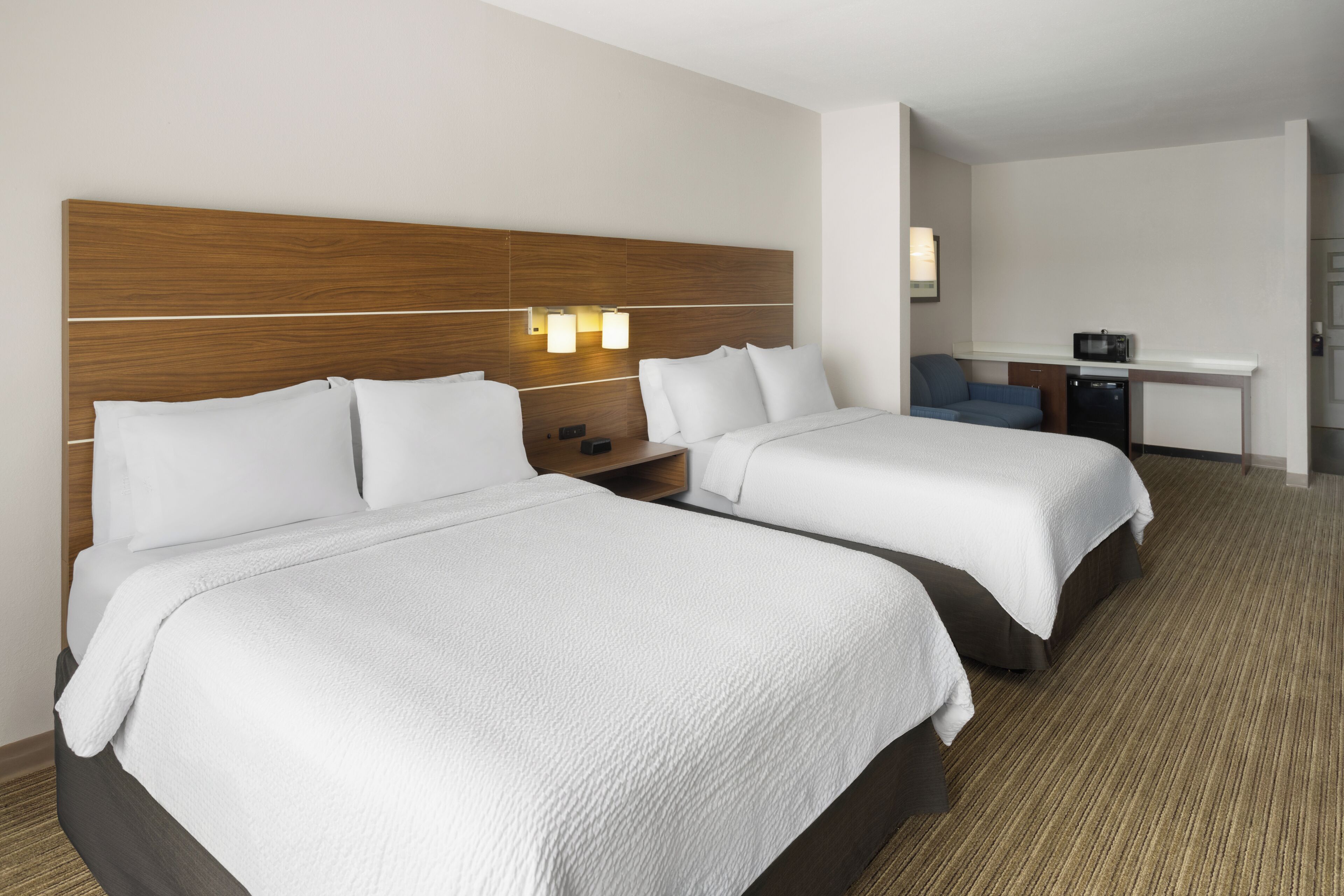 Suite, 2 Queen Beds, Accessible (Comm, Accessible Tub)