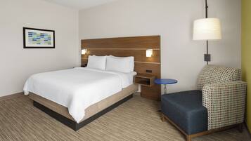Standard Room, 1 King Bed, Accessible (Comm, Mobil, Accessible Tub) | In-room safe, desk, blackout drapes, iron/ironing board