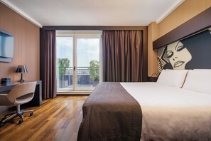 尊榮客房, 1 張特大雙人床, 陽台 | 埃及棉床單、高級寢具、羽絨被、舒適加層