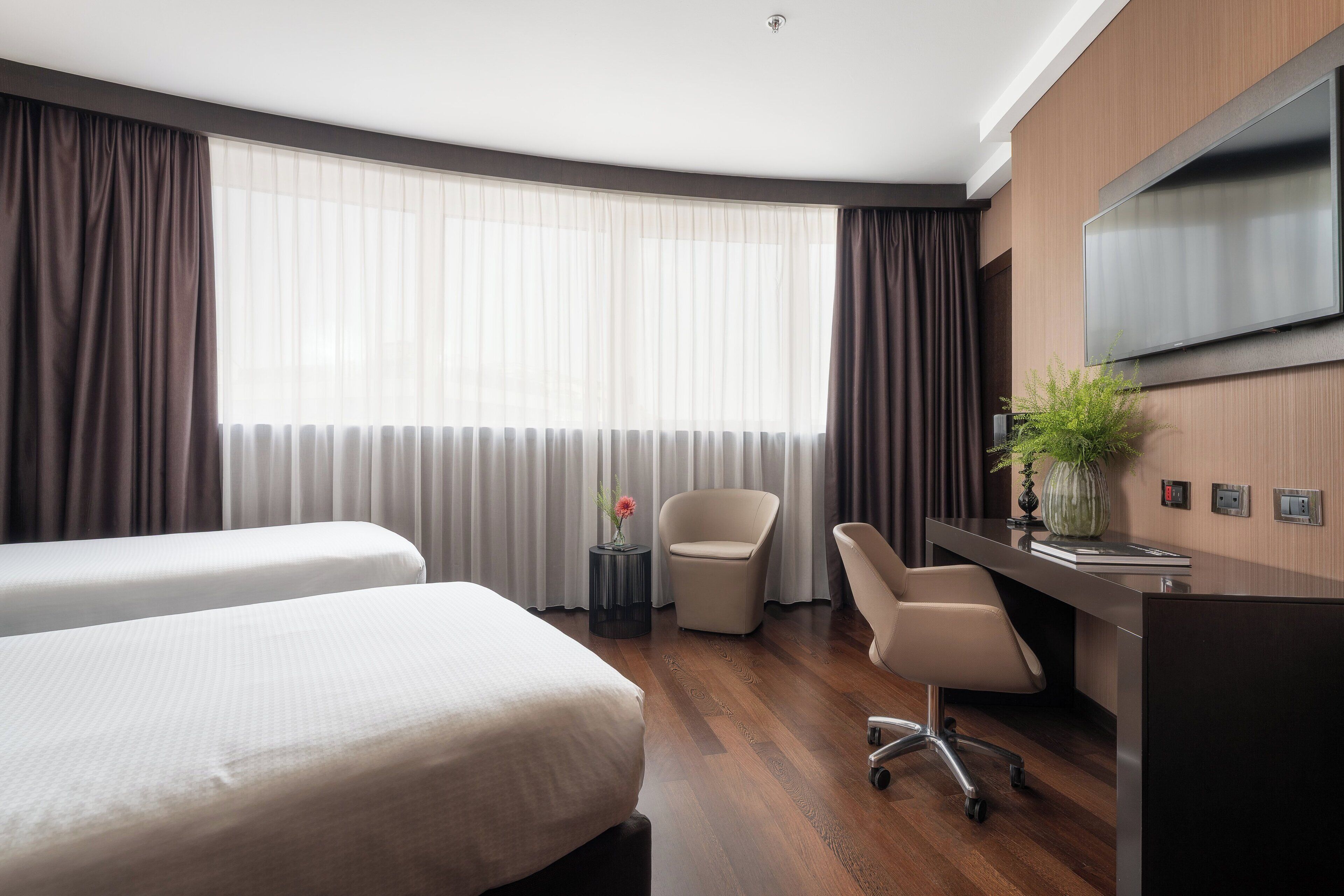 Egyptian cotton sheets, premium bedding, down comforters, pillowtop beds