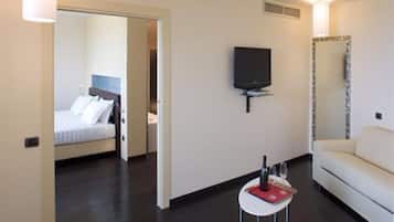 Bộ trải giường bằng vải Frette của Ý, minibar, két bảo mật tại phòng