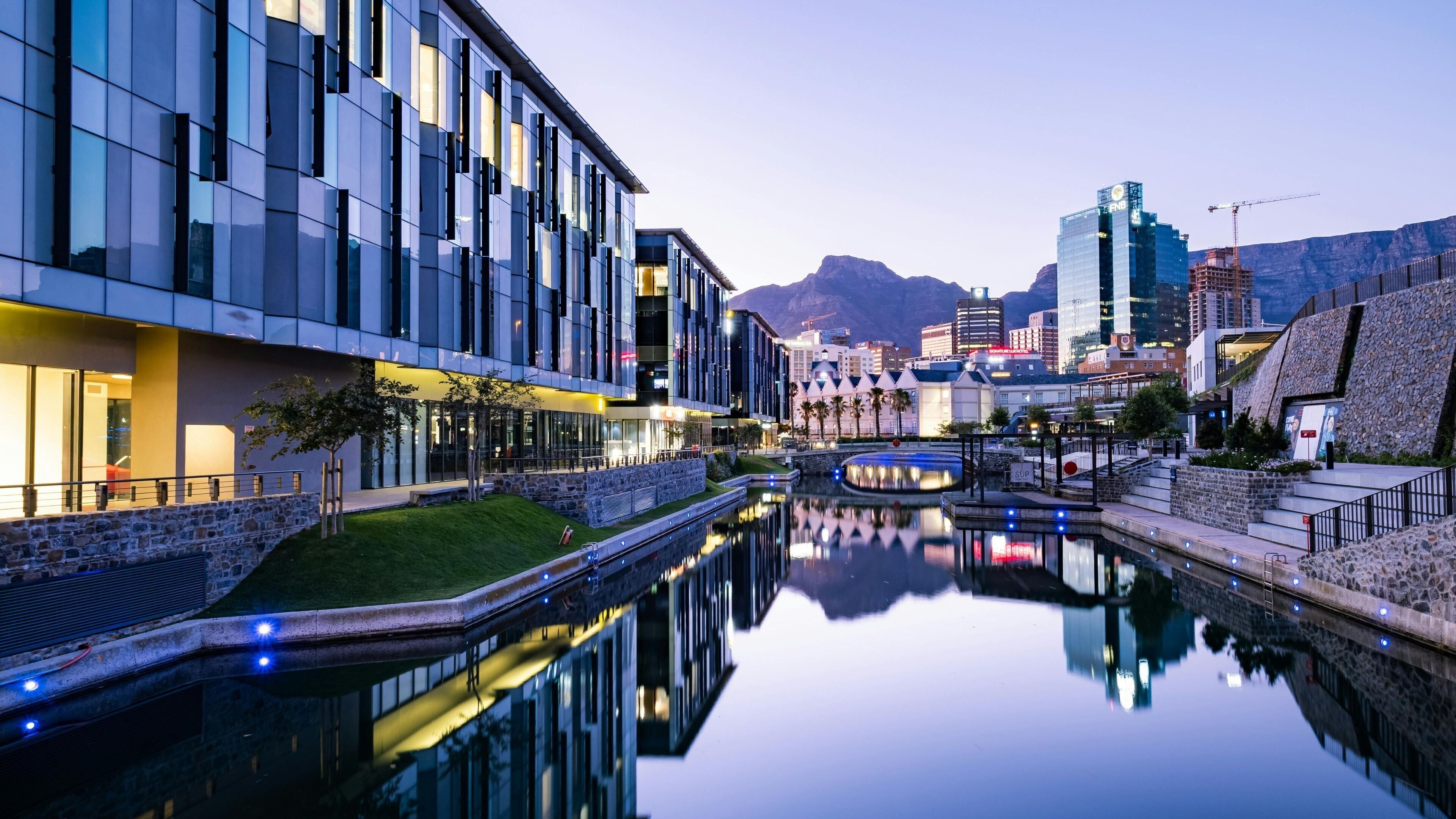 Photo - Holiday Inn Express Cape Town City Centre by IHG