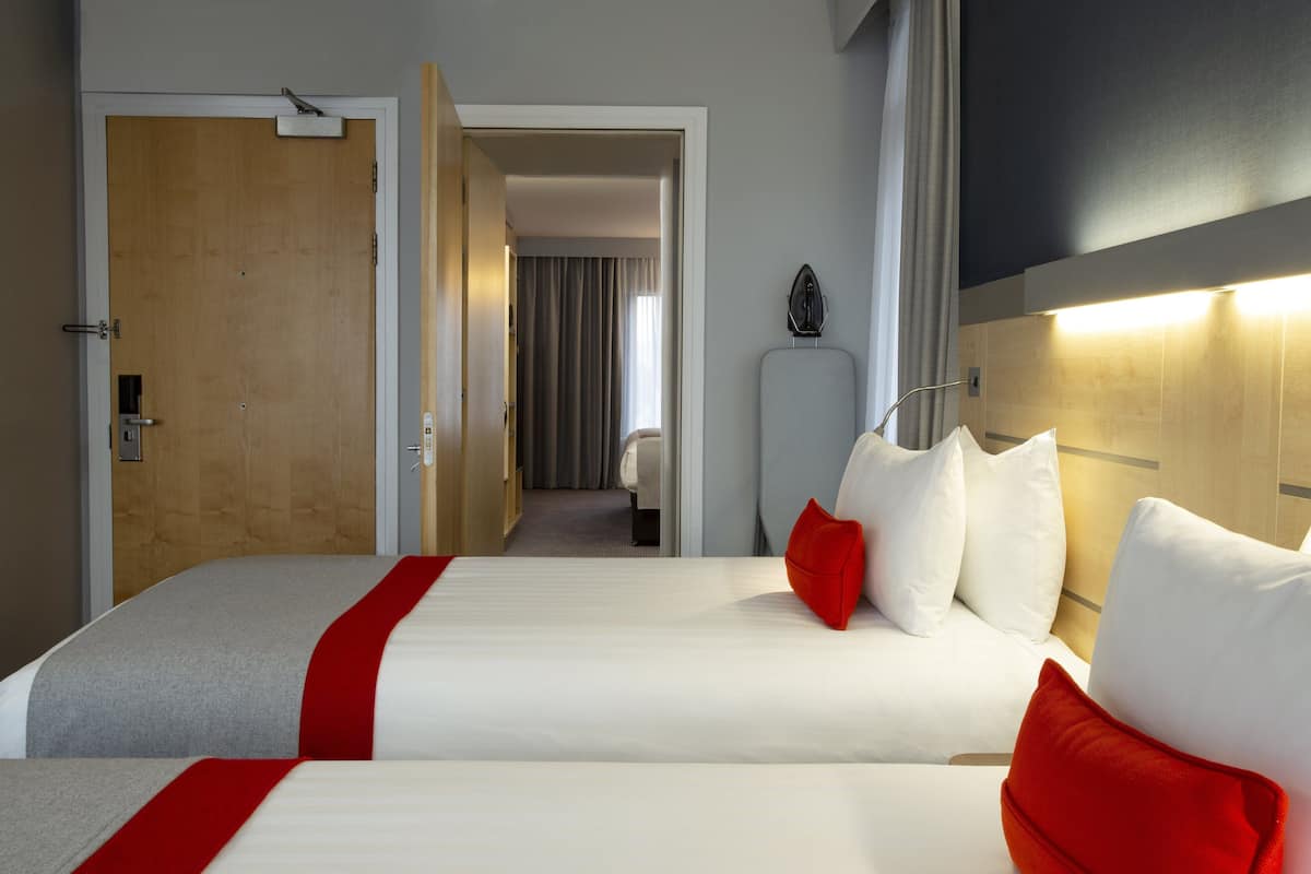 In-room safe, desk, blackout drapes, soundproofing