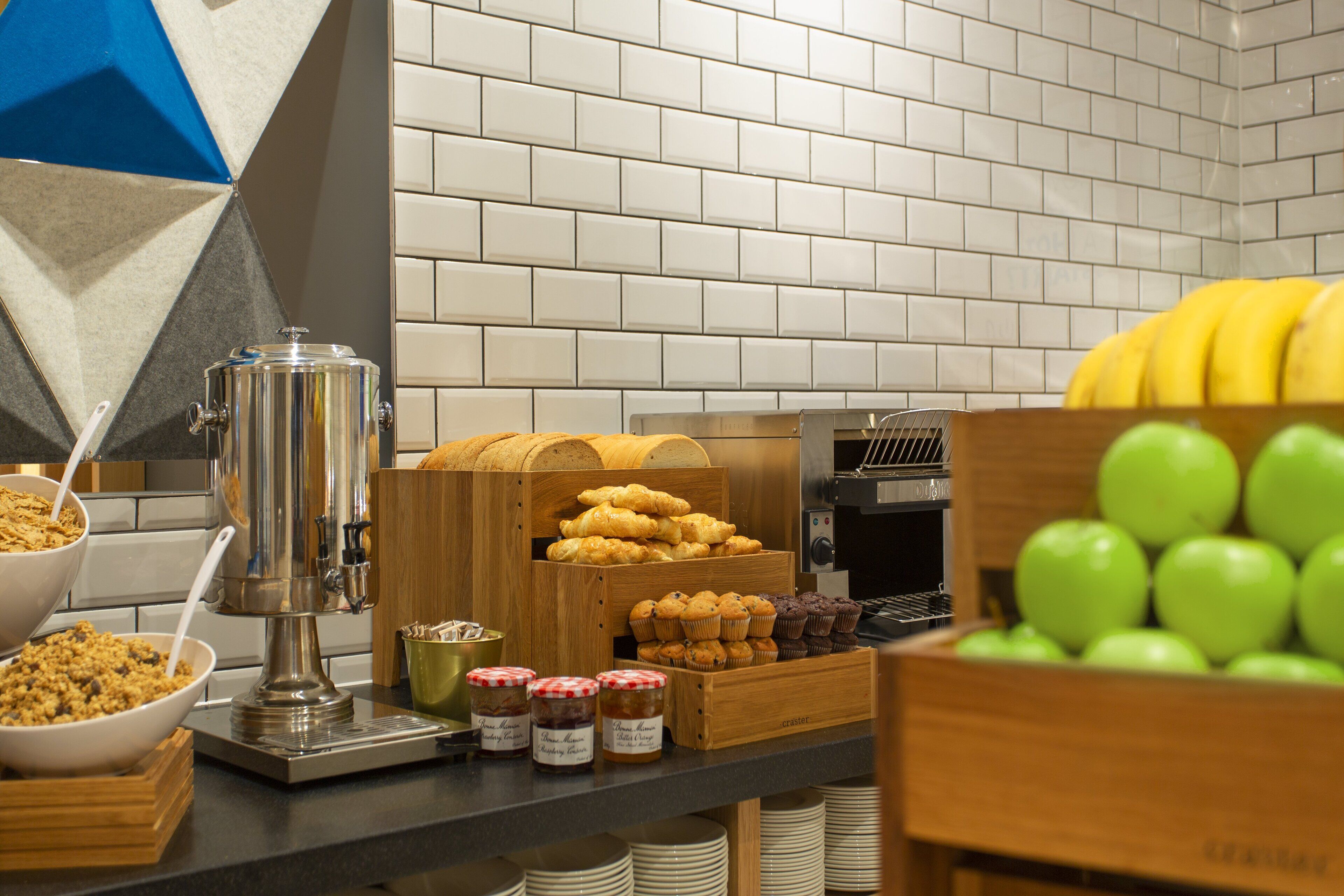 daily buffet breakfast for a fee