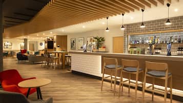 Bar (trong khuôn viên)