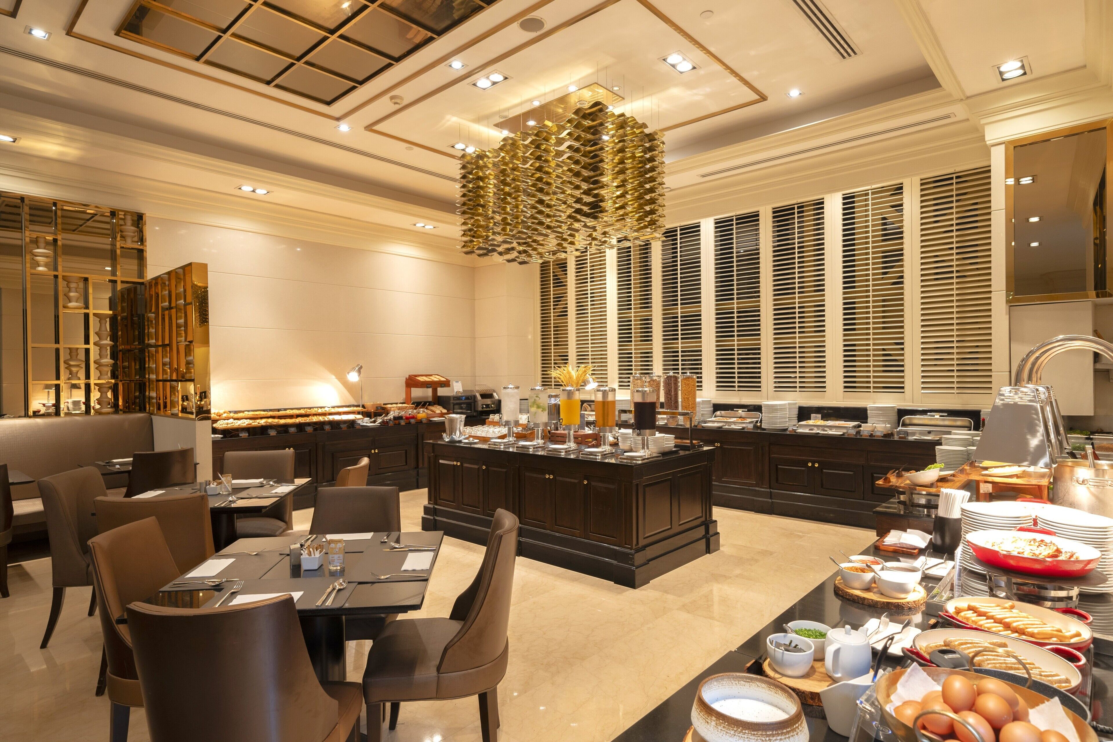 Daily buffet breakfast (THB 550 per person)