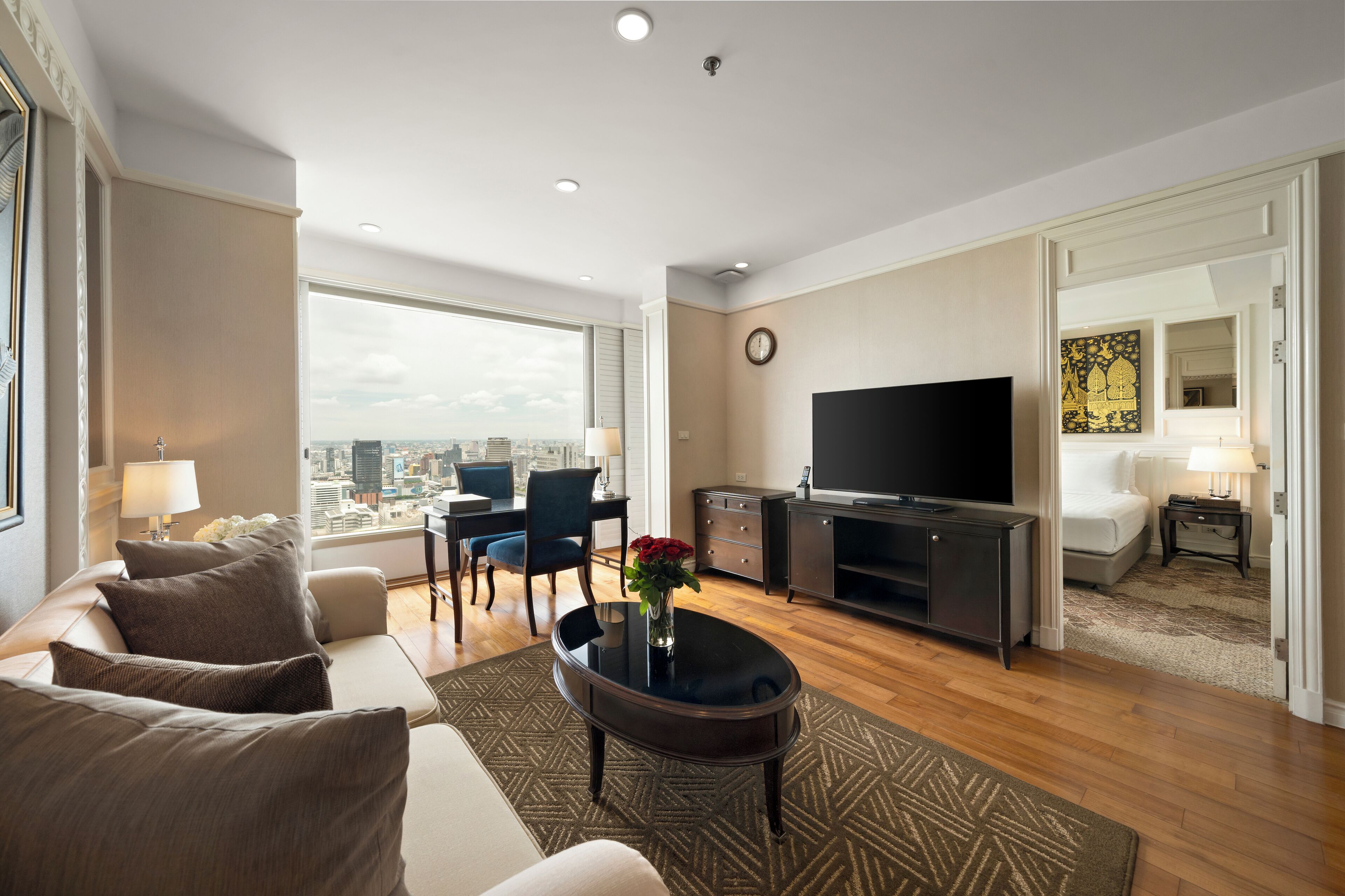 grand suite | living area | 40-inch lcd tv with satellite channels, tv