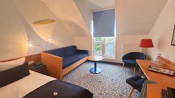 Minibar, in-room safe, individually decorated, individually furnished